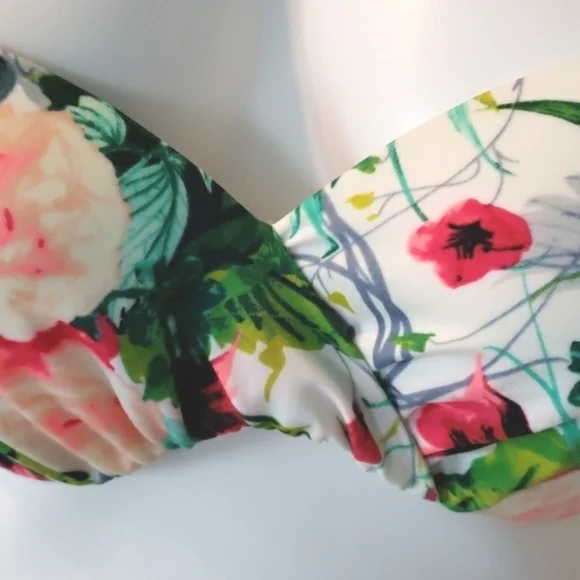 Victoria's Secret Floral Hawaiian Bikini Top - Picture 4 of 6